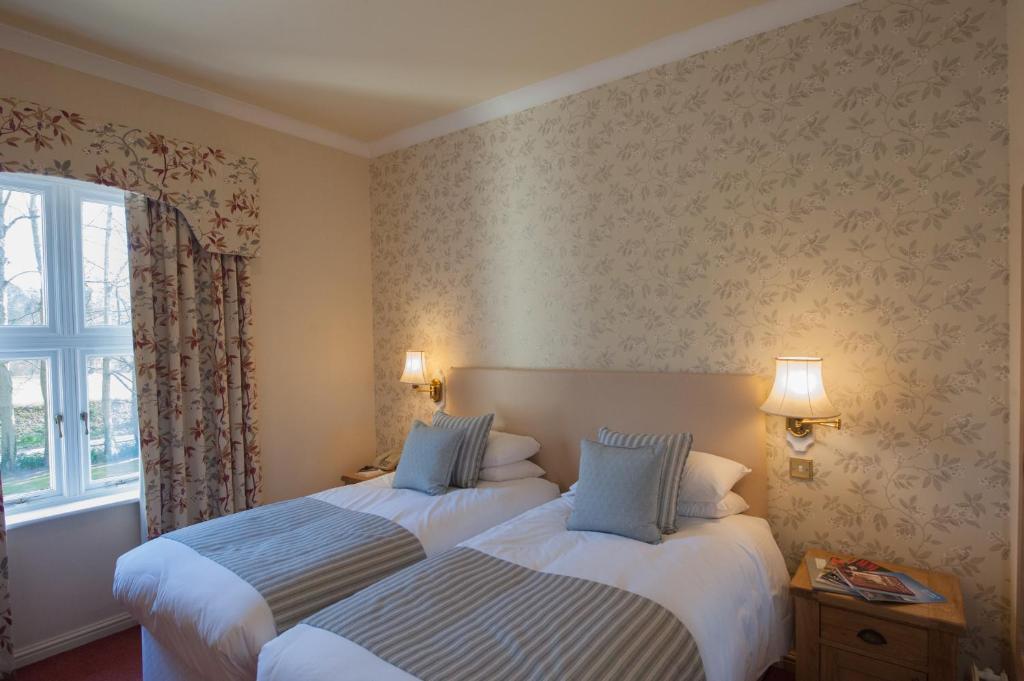 Glen-Yr-Afon House Hotel Аск Екстер'єр фото