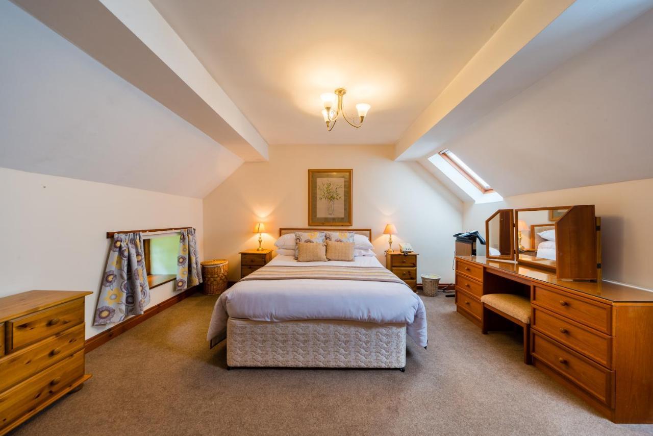 Glen-Yr-Afon House Hotel Аск Екстер'єр фото